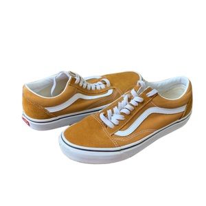 Vans Off the Wall in Mustard Size 8 Men’s or 9.5 Women’s